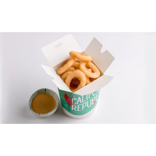 Цибулеві кільця фрі з перечним соусом Цибулеві кільця фрі з перечним соусом